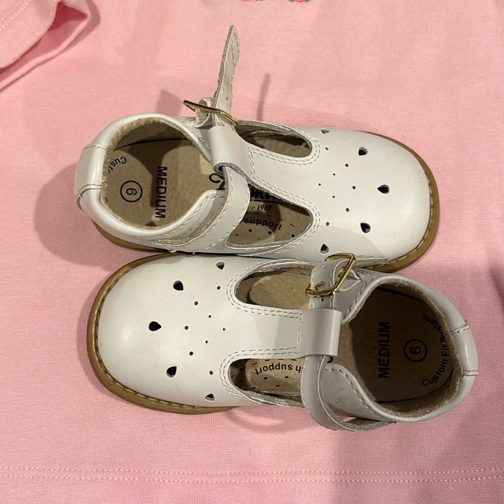 Footmates size 6. GUC